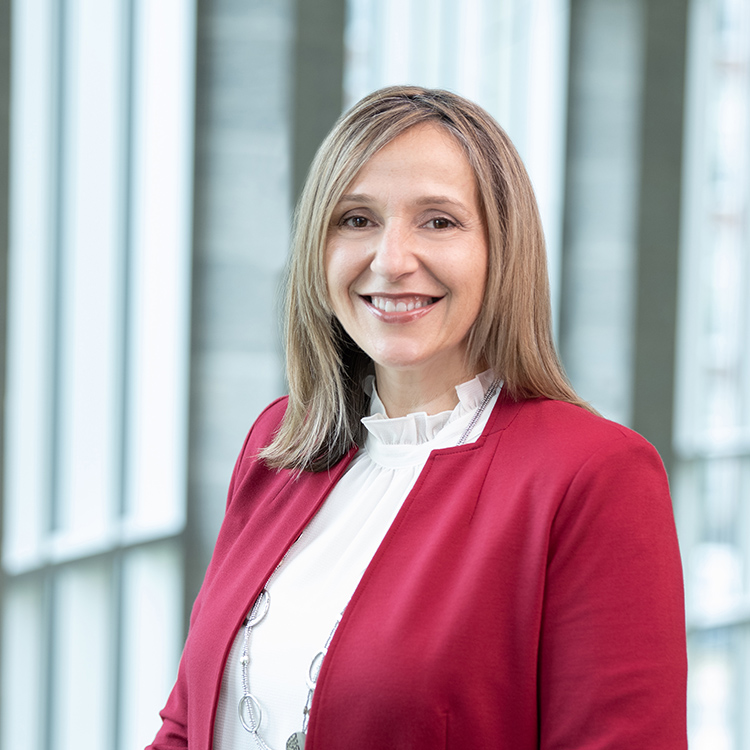 Edina Pajazetović Headshot